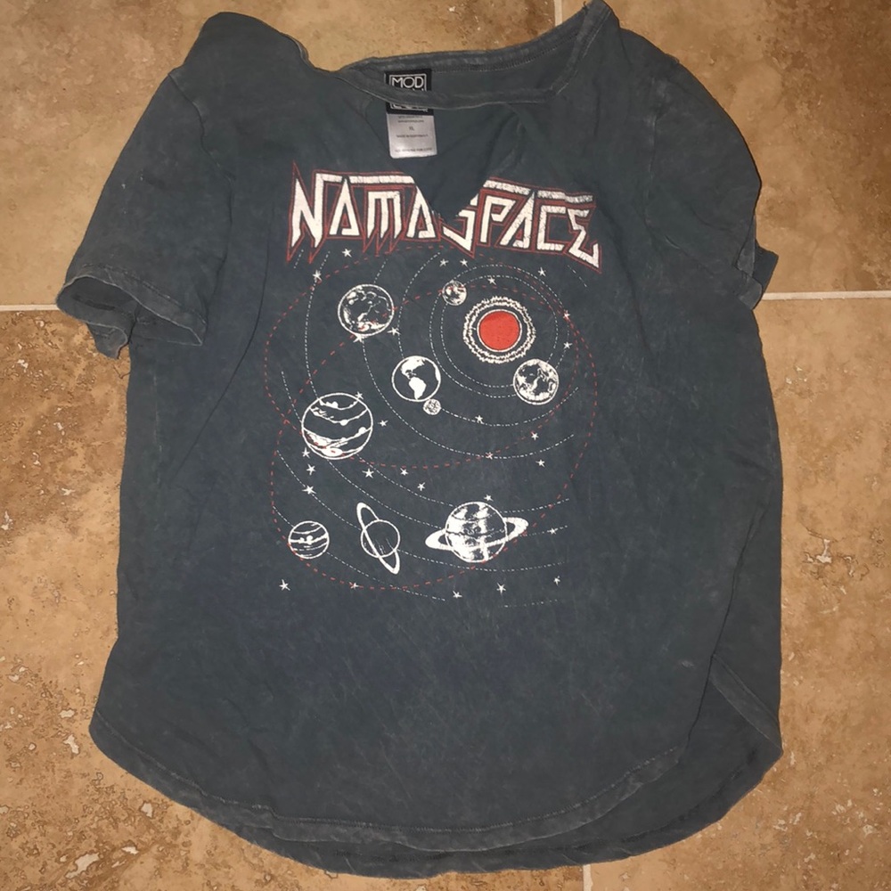 Tshirt with cut out chest